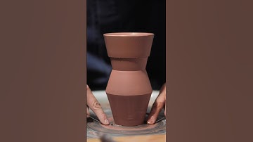 Een hoekige vaas gooien