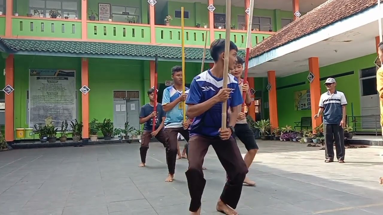 Aksi suling dan Seni gerak tari umbul umbul