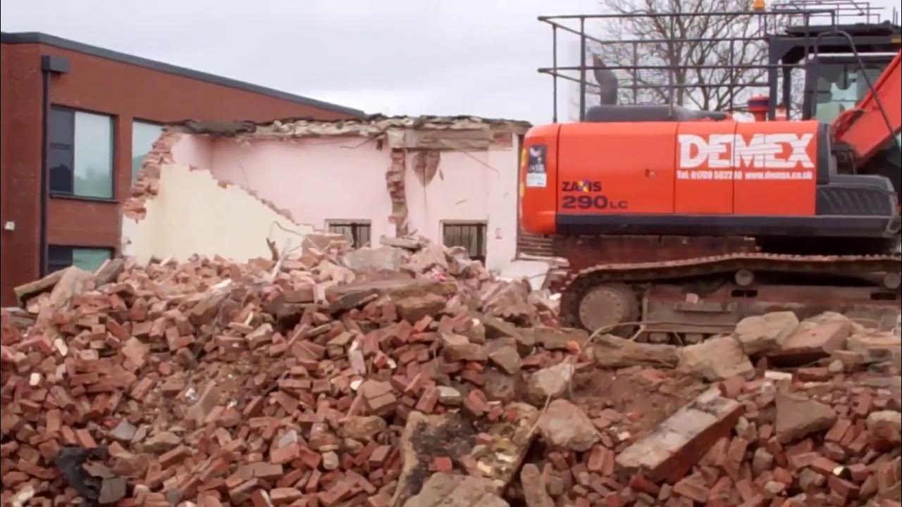 CASTLEFORD, REDHILL JUNIOR SCHOOL DEMOLITION 16/2/2017 YouTube