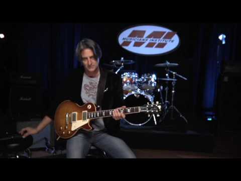 Allen Hinds (Guitar) - Slide & Stretch Lick