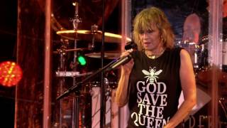 The Pretenders Performing Brass in Pocket live at The Isle of Wight Festival 2017 chords