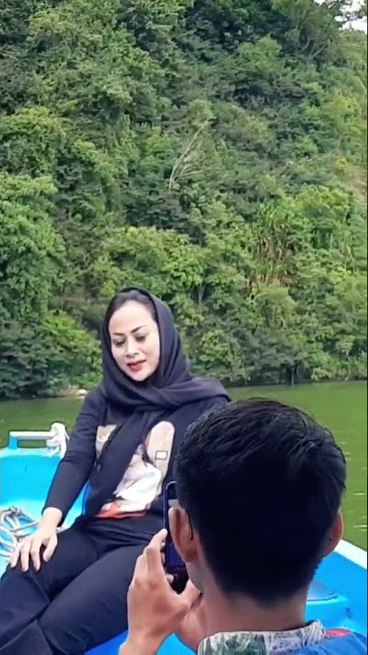 JALAN JALAN NEYSA I BERISIK BANGET PASUKAN PEPESAN KOSONG I PATUNG DEWI DANU #shorts