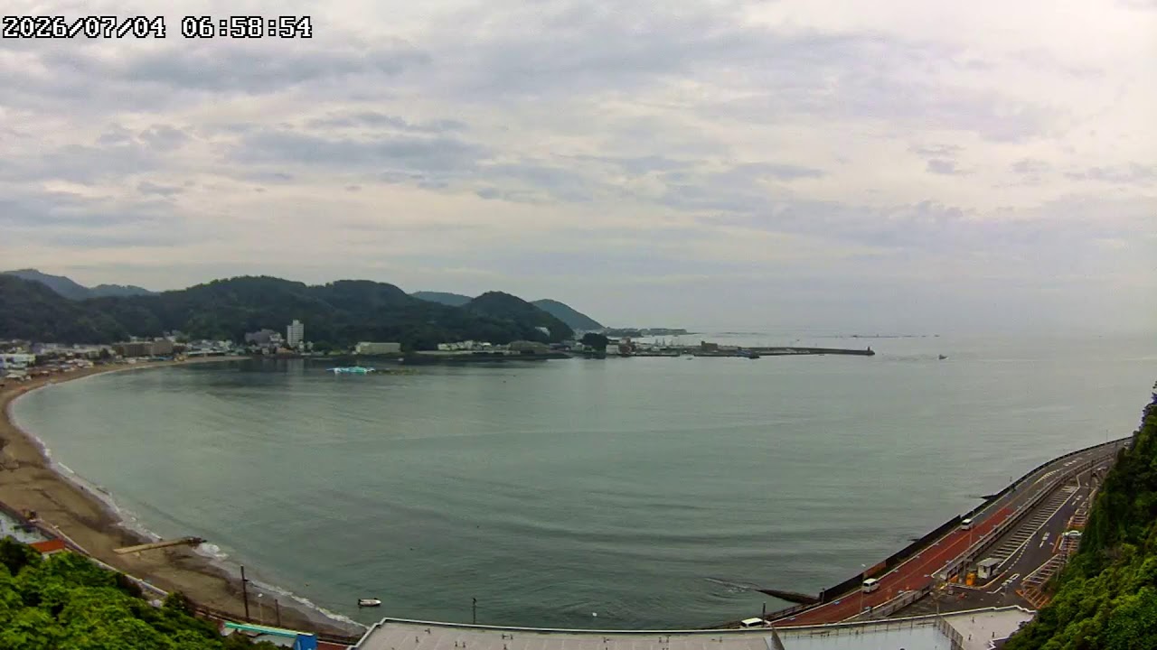 🏡海の家建設中【🔴逗子海岸ライブカメラ2】⛵逗子海岸ワイド：🎥by HviewCam