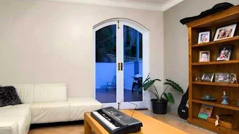 271 Toogood Road, Bayview Heights- Debbie Aldred