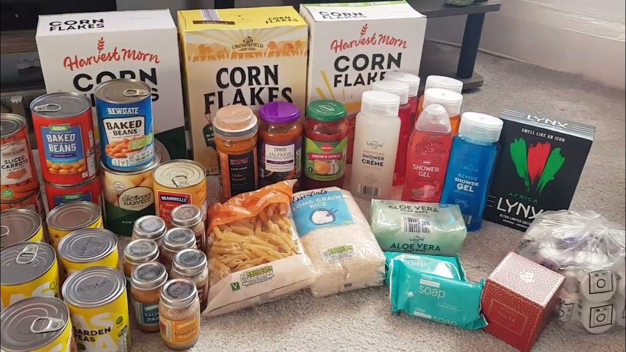 christmas-food-bank-donations-2022-uk-cost-of-living-crisis-youtube