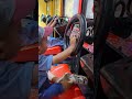 azmi nya mau bawa mobil