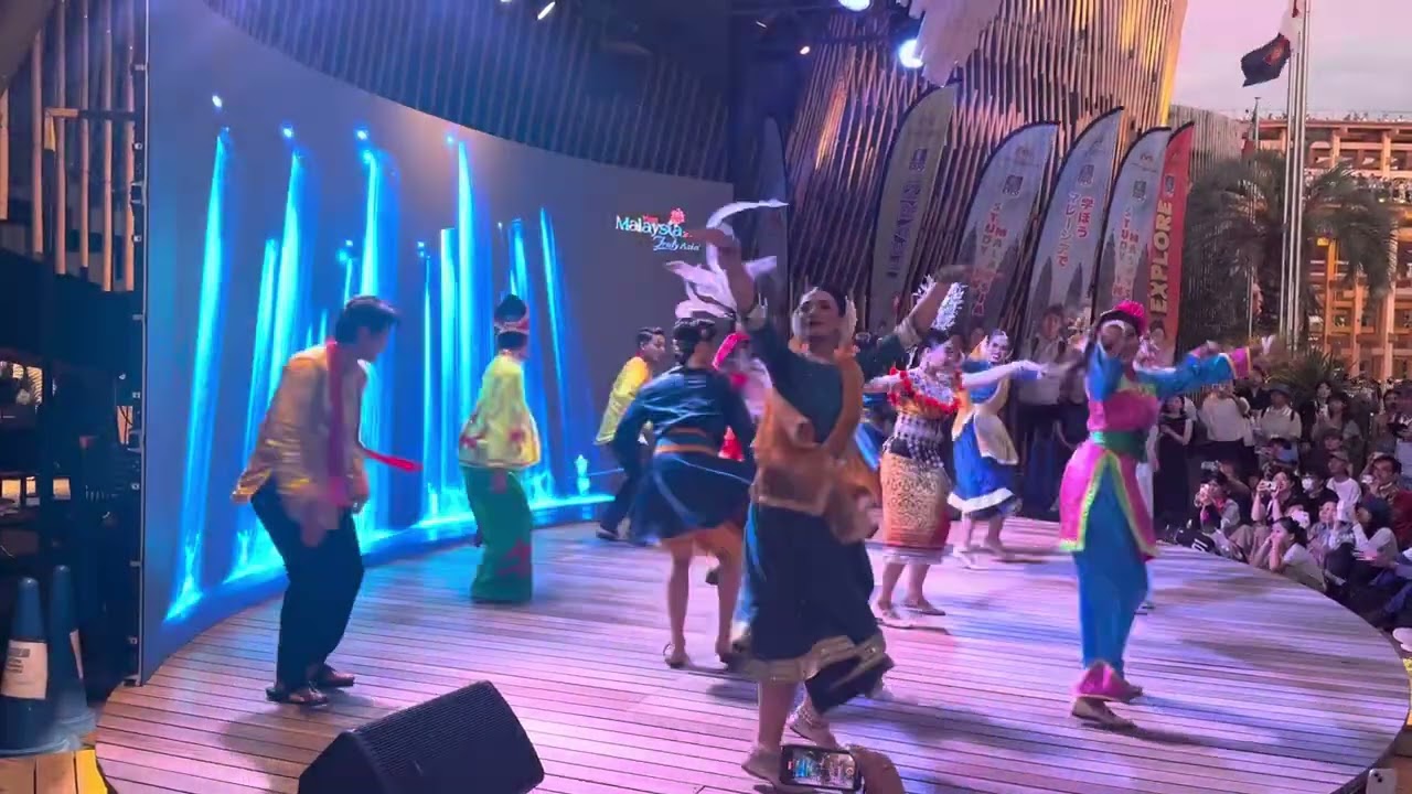 僕の好きなマレーシア館のダンス　新しい衣装　夜の部