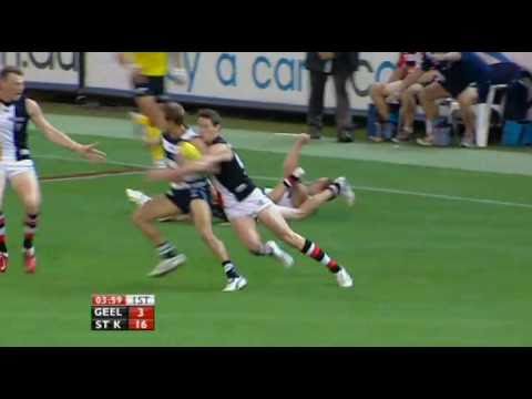 Farren Ray High Bump on Joel Selwood