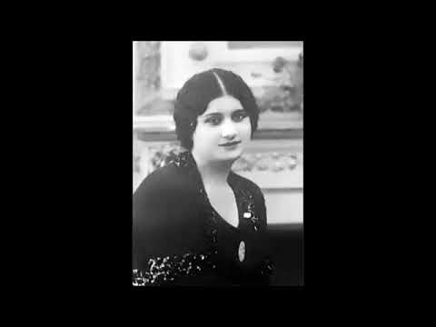 هلت ليالي القمر تعال نسهر سوا فى نور بهاه يحلي ما بينا السمر ويطول حديث الهوى أمل ريحاني 