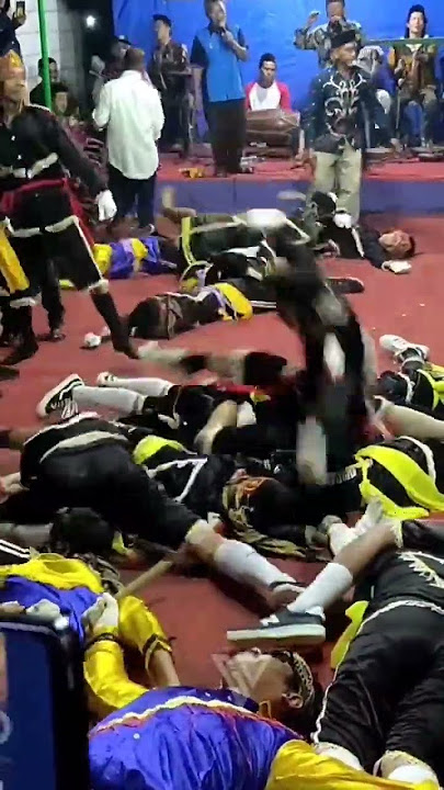Kesurupan masal kobro klasik putro mudo #shorts