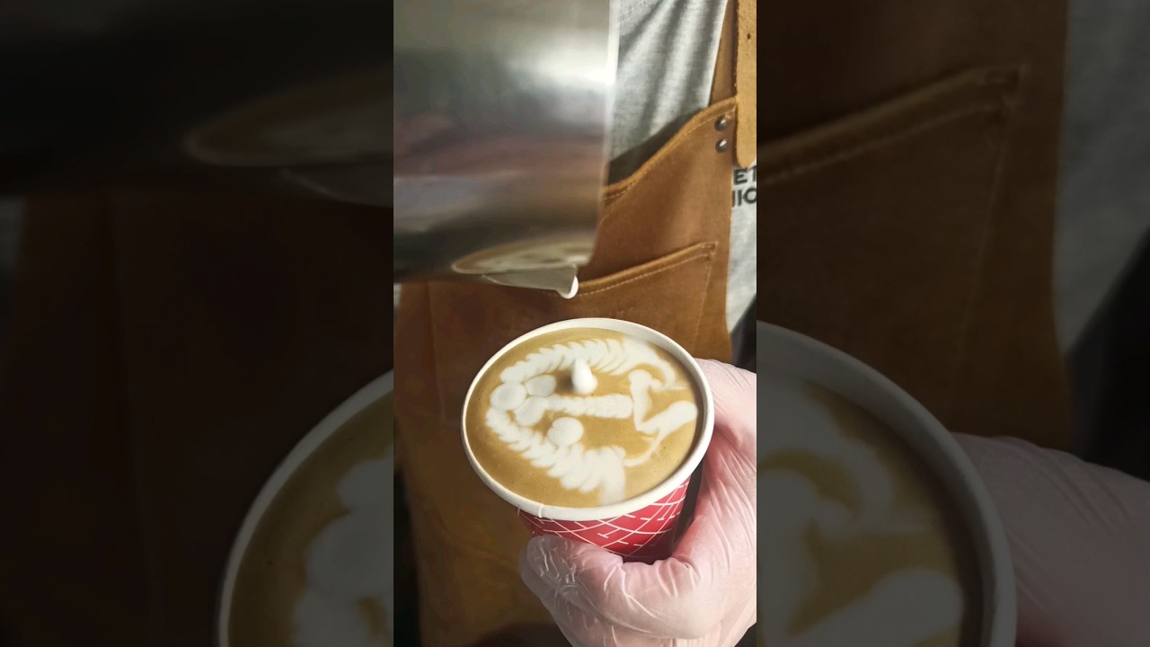 Latte art – Cat or lion? Others say it's a monkey #latte #latteart #latteartvideo #cat #lion #monkey