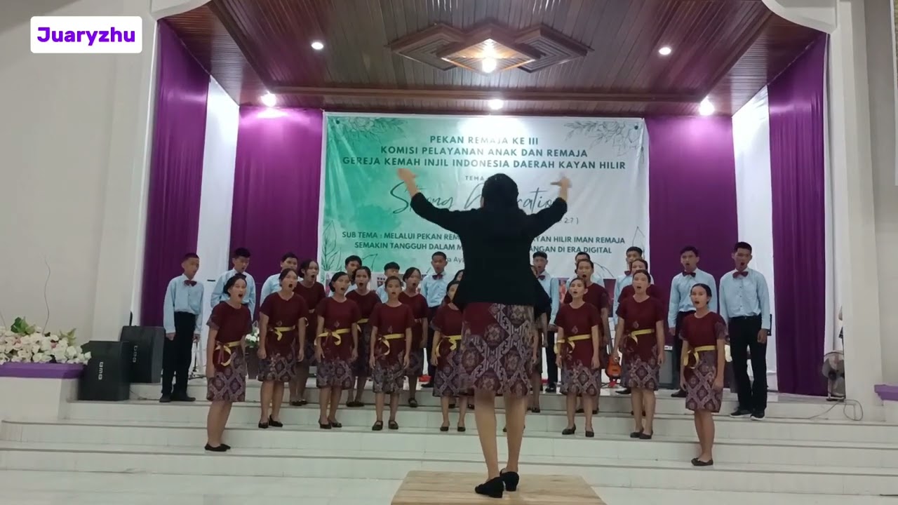Paduan suara remaja GKII Teluk Selimau pekan remaja III di Naha aya 2024