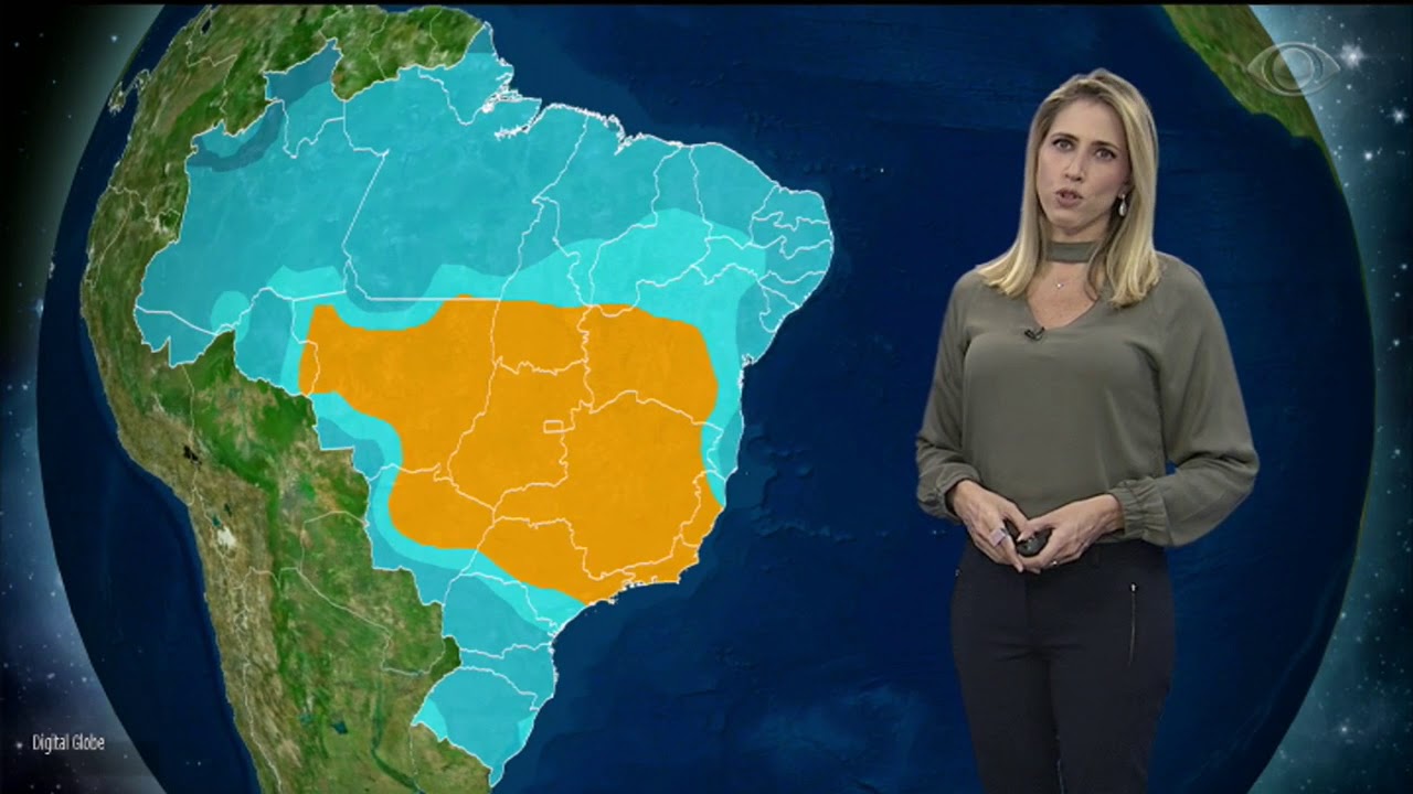 Chuva forte provoca alagamentos em Fortaleza