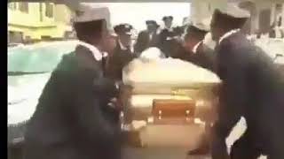 Penari peti mayat ghana