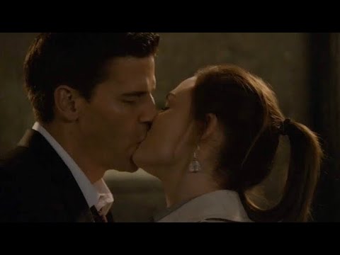 Bones 5x16 - Booth and Brennan first kiss