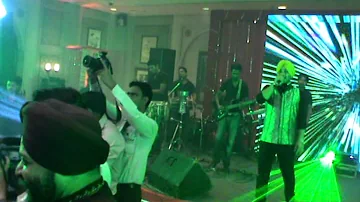 Dilbagh singh live singing song kali teri gut tey.in a private party