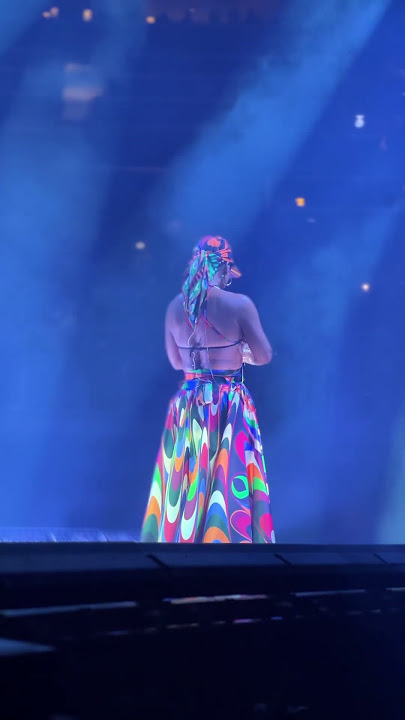 Alicia Keys Performs 