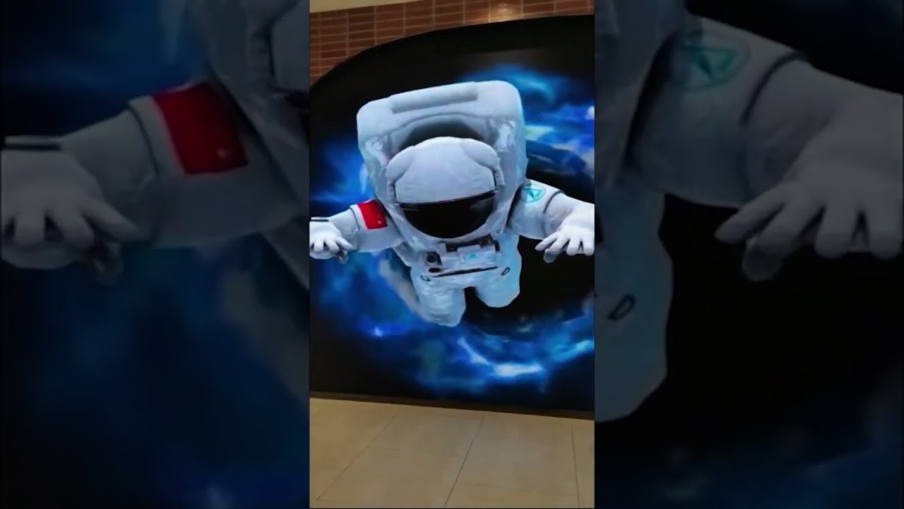 Shopping mall zenith LED display screen 