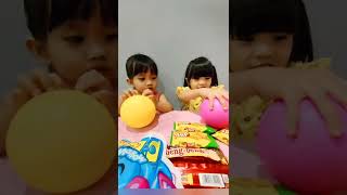 Unboxing mainan lol surprise dan makan jajanan