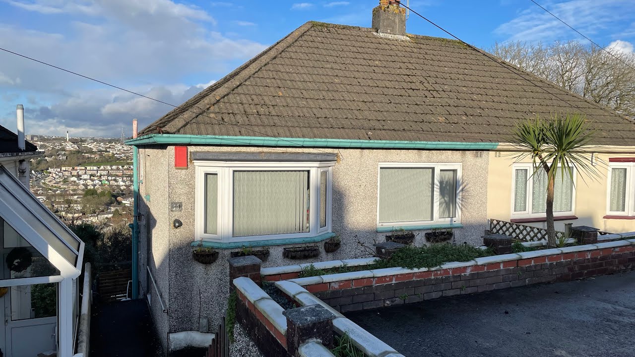 Higher Mowles, Higher Compton Property Tour For Sale Driveway