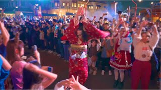 【ホラーナイト最終日】拍手喝采！日本人形ゾンビのado 唱ダンス