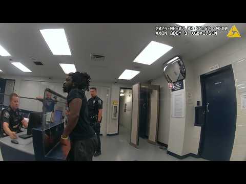 Drunk Man S Aggressive Approach Ends In Struggle With Police 