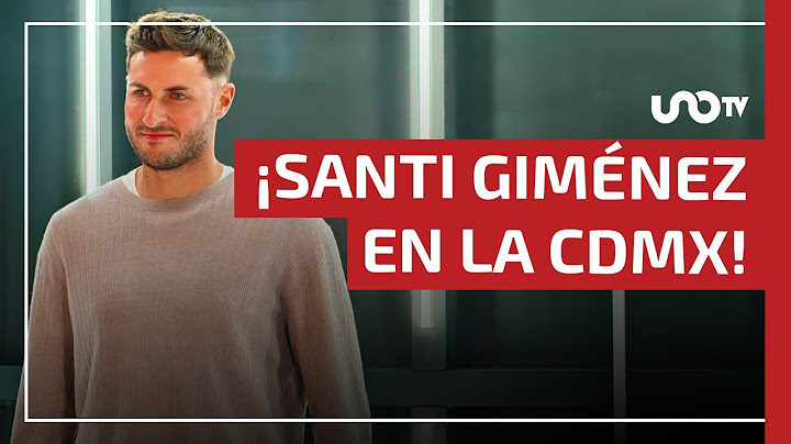 Santiago Giménez la rompe en la cancha y con el celular
