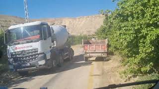 Sözüm Sanadır...uzun Yolda Di̇nlenenler... Resimi