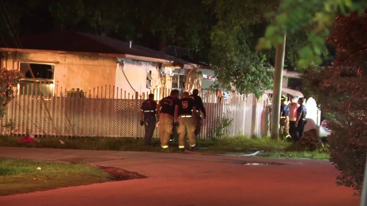 Elderly woman rescued from burning house in Little Haiti - YouTube
