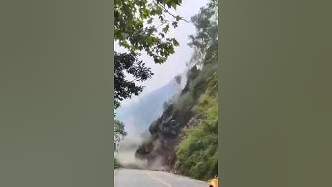 MASS WASTING: Rock slide