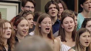 Flashmob JohannesPassion BWV 245: Chorus 'Herr, unser Herrscher'