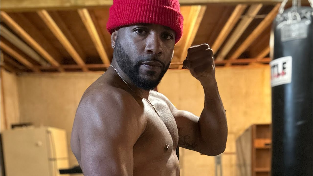 Heavy Bag Self Taught Working The Jab, Footwork & Angles YouTube