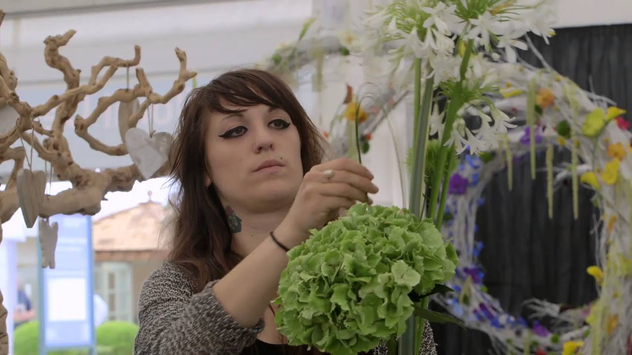 I love my job |  Hannah age 23, florist