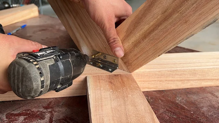 DIY Smart Folding Table for Small Spaces or Easy Portability