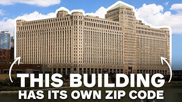 Architect Explores Chicago