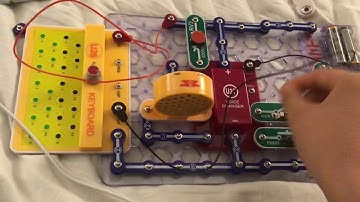 Snap Circuits Sound Keyboard with Voice Changer Optical Light