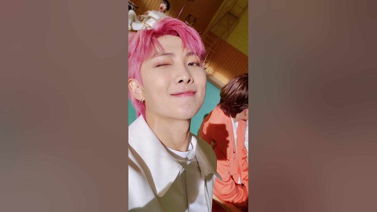 Coldplay x bts. Bts медихил. Макдональдс бтс коллаборация фото. Коллаборации бтс. Фото снуп дога с бтс.