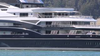 Super yacht Serene leaving Wellington