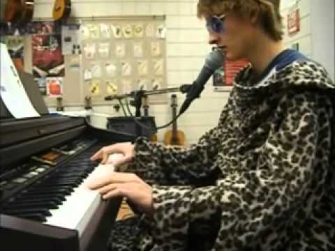 The Snuggie Song ( I Love You Snuggie) - Ryan Doka