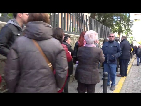 En la cola para comprar la guía de Semana Santa
