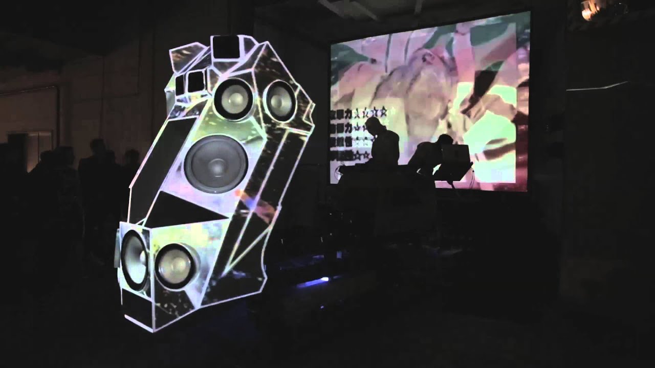 Eröffnung HMKV // Soundpanzer-Performance PROPAGANDA von Nik Nowa und Moritz Stumm