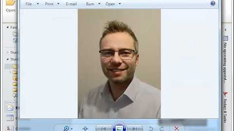 Viewing and saving attachments n Outlook 2010.