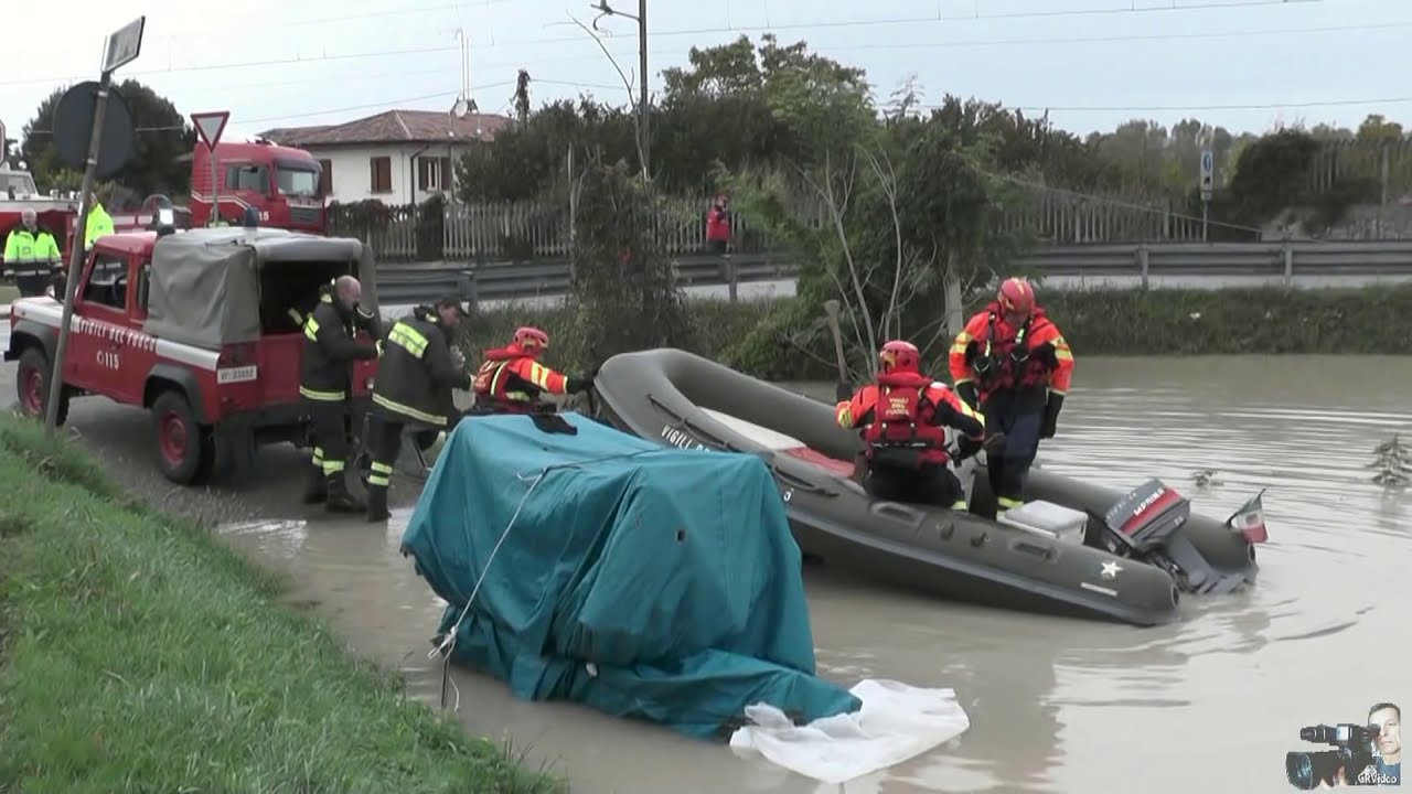 Ponte di Piave Impressionante l'onda di piena