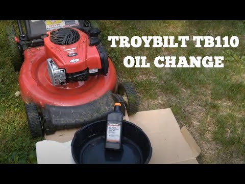 Vídeo: Como você muda o óleo em um Troy Bilt tb110?