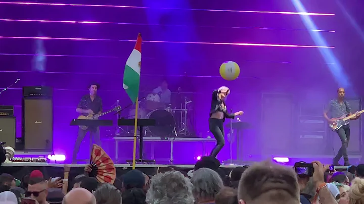 Metric, Cascades (Live, 2019)