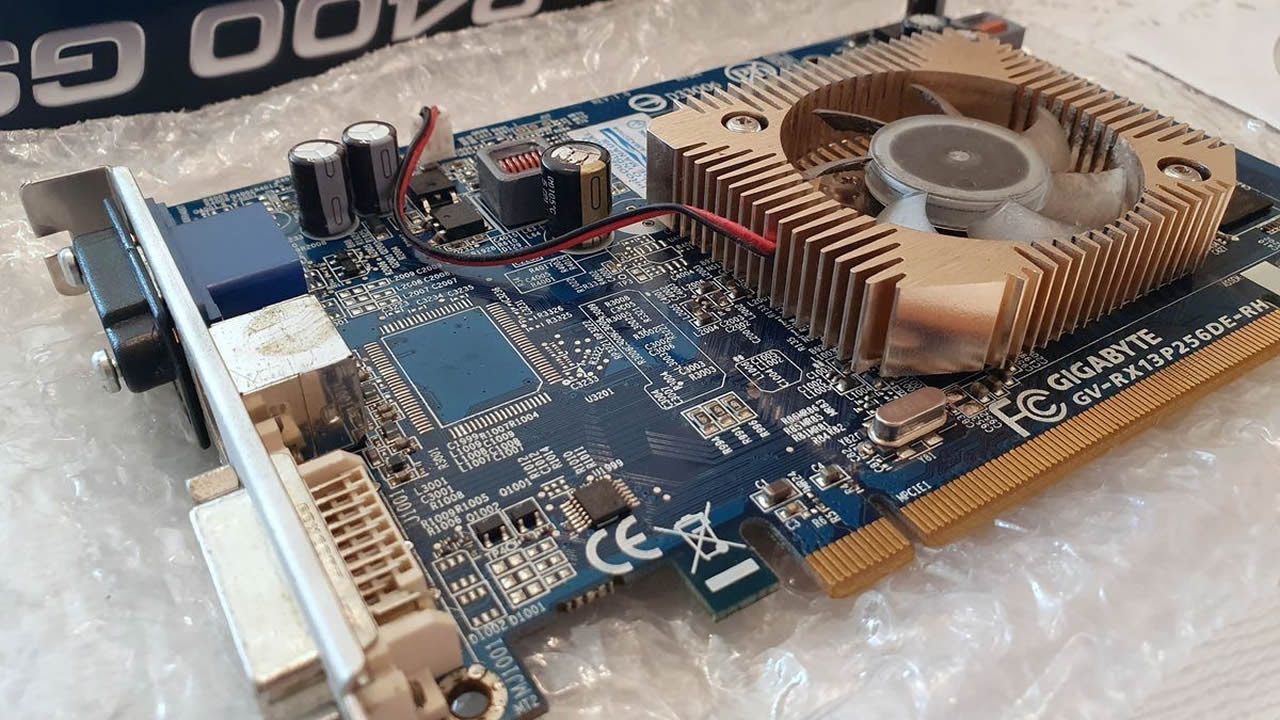 Teste da Gigabyte Radeon x1300 Pro 256mb (GV-RX13P256DE-RH) - YouTube