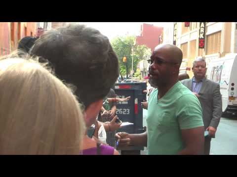 Darius Rucker meets the Fans