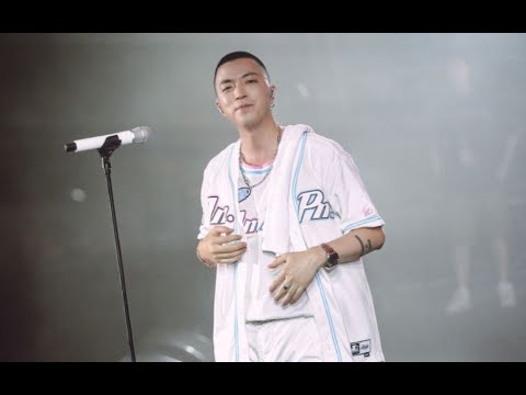 依旧惊艳！JonyJ音乐节新版《玩家》“没有含着金钥匙出身，那我自己放手一搏！”