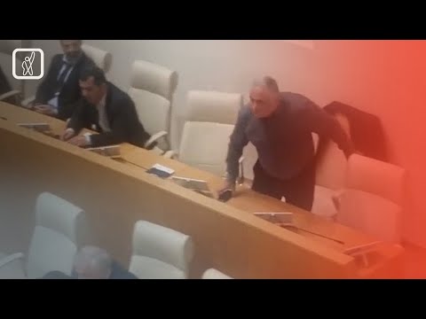 ხმაური და სიტყვიერი დაპირისპირება პარლამენტში