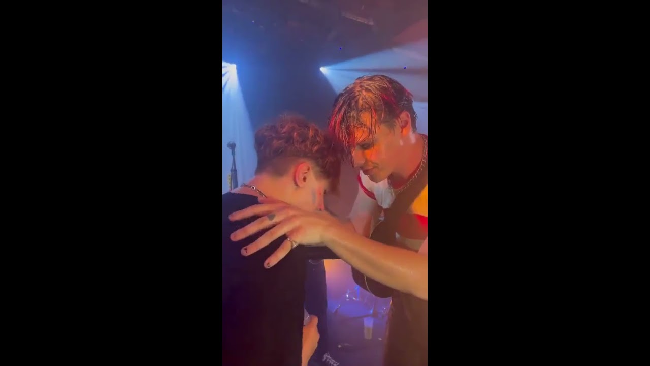 Yungblud Helps Fan Recover From Epileptic Seizure